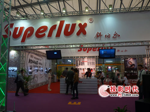 SuperluxԏϺHI(y)չ