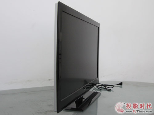 同方LE-32B90液晶電視:22mm超薄外觀工藝設計