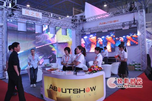 L֮ȫʄӑB@ʾPALM EXPO 2011