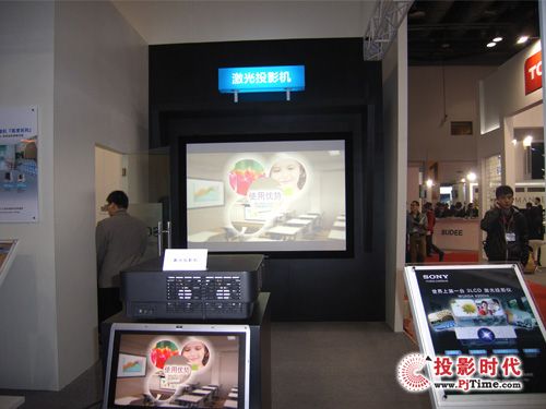 yһ_3LCDͶӰC(j)չInfoComm 2013