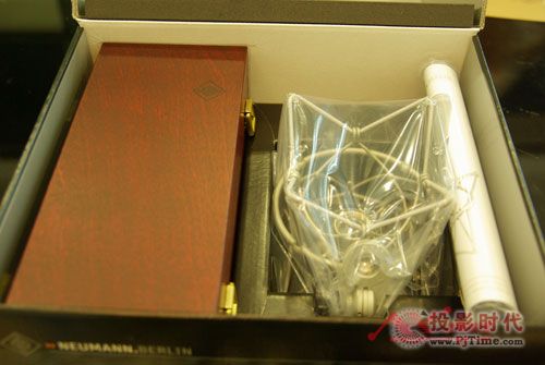Neumann ~ U87 AiԒͲQb؛(i)¾۸