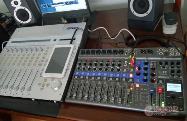 12ͨ ZOOM LiveTrak L-12{_