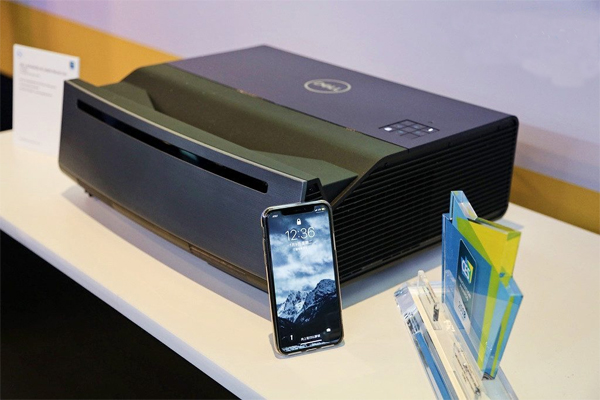 CES2018F(xin)(chng)չʾ4Kⳬ̽ͶӰC(j)