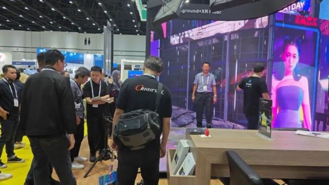 ҕ˴ΔyGXIIWKȶСgLEDذƷxR̓MĔz(chung)½QInfoComm Asia