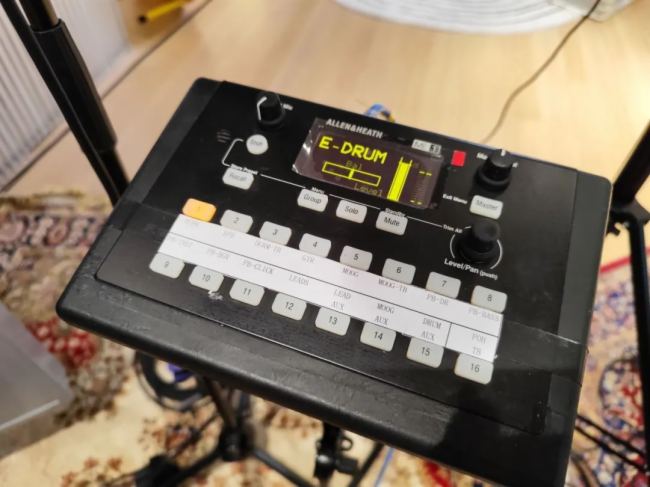 ~sǸAri Abdul㳪ĕAllen & Heath Avantis Solo@Gֱg
