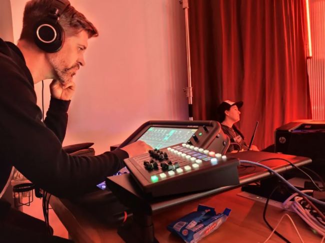 ~sǸAri Abdul㳪ĕAllen & Heath Avantis Solo@Gֱg