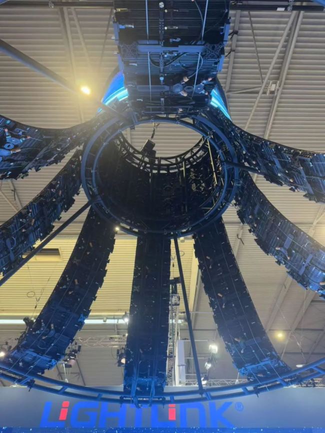 ISE 2025@ʾȫϵRꇣںչʾIU@ʾL